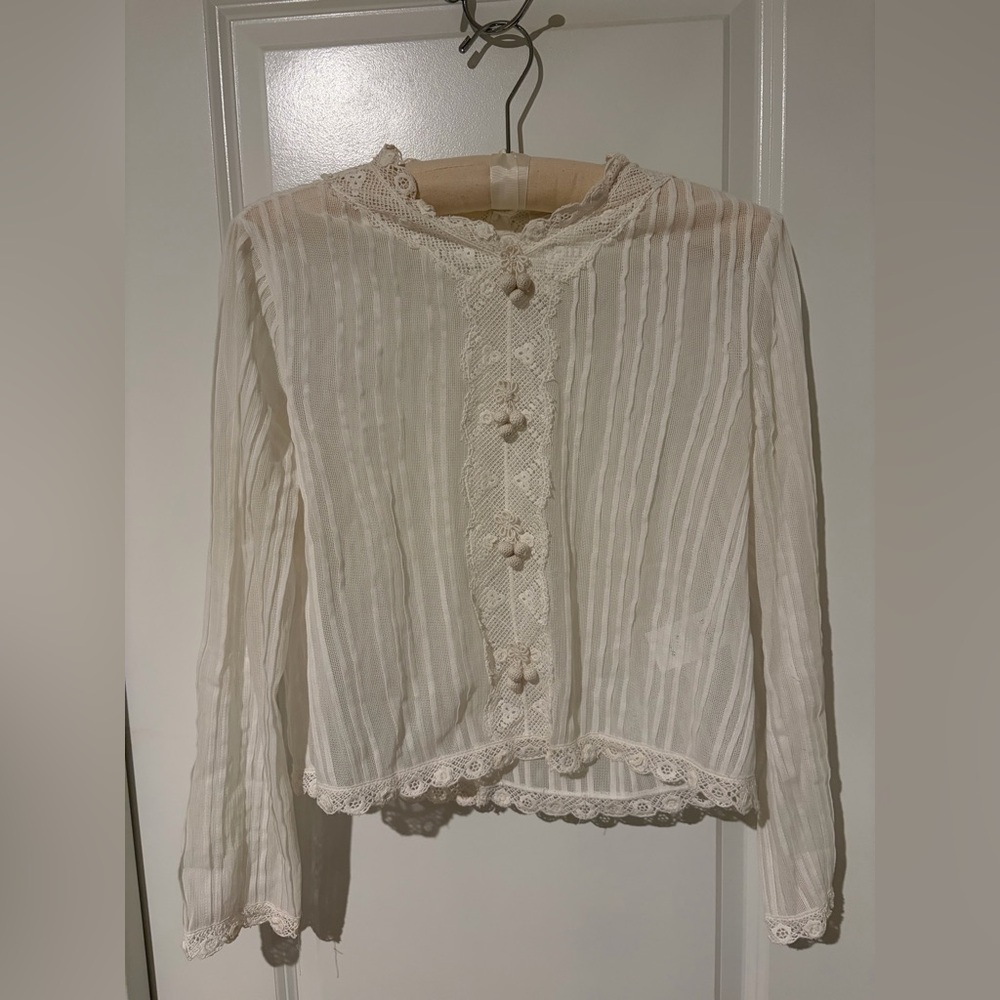 Doen Octavia Top in Salt - Picture 2 of 7